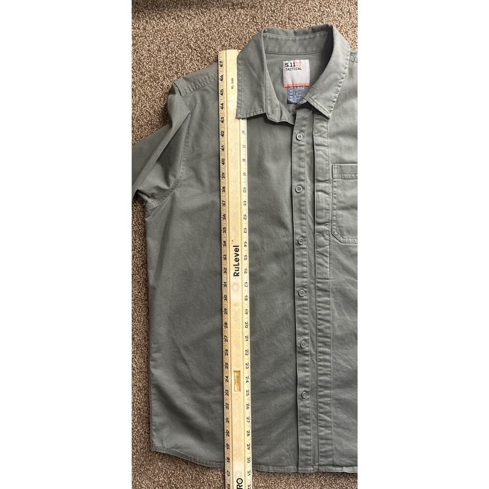 5.11 Tactical Series MED Mens Long Sleeve Button Down Shirt Army Grn 2 Chest Pkt - Picture 8 of 9